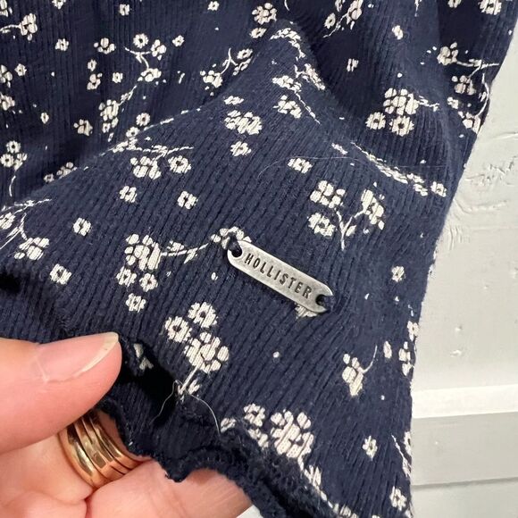 Hollister Tee - Picture 4 of 5